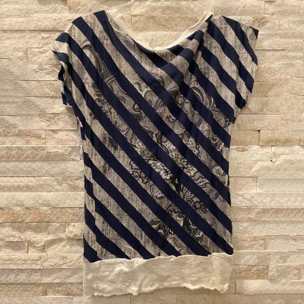 DAYTRIP CASUAL TOP - Size: M - Picture 5 of 5